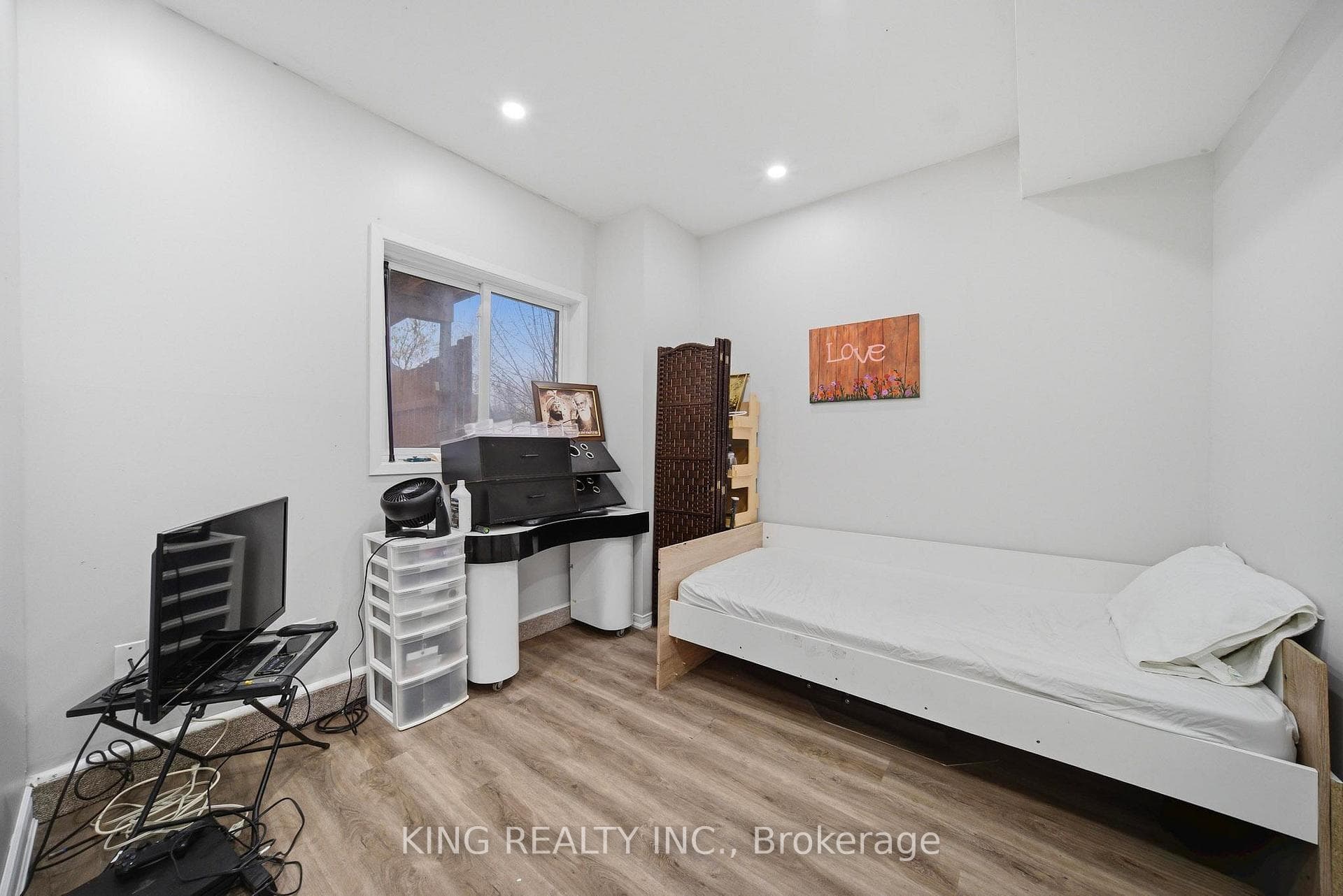 1181 Arnold Street photo 31
