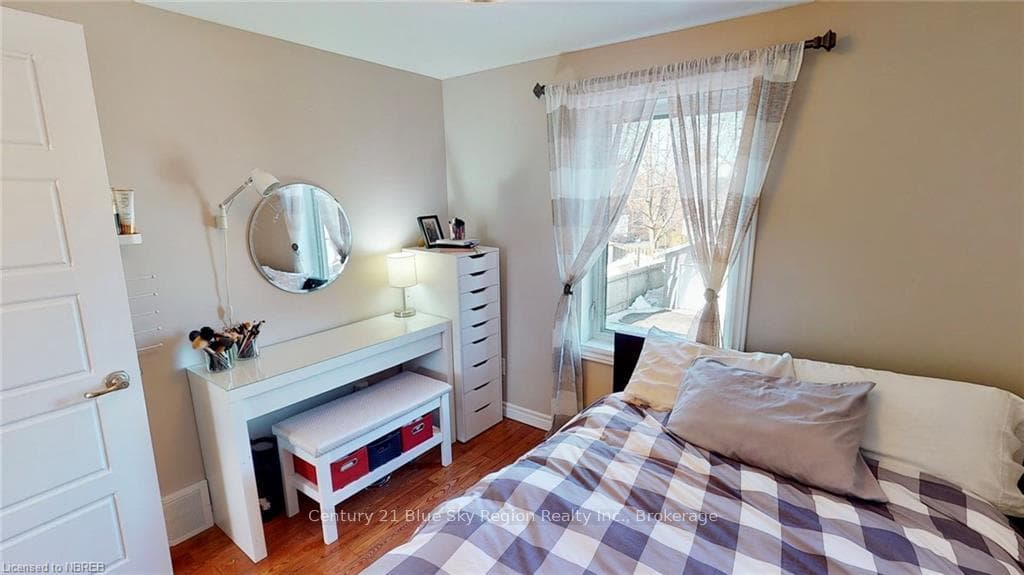 233 KING Street photo 41