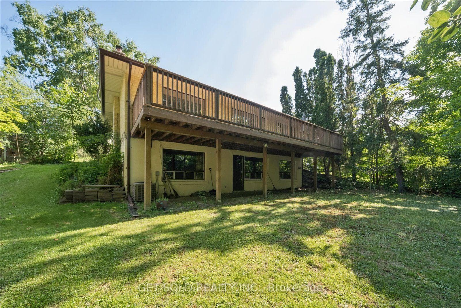 129 Riverhead Drive photo 34