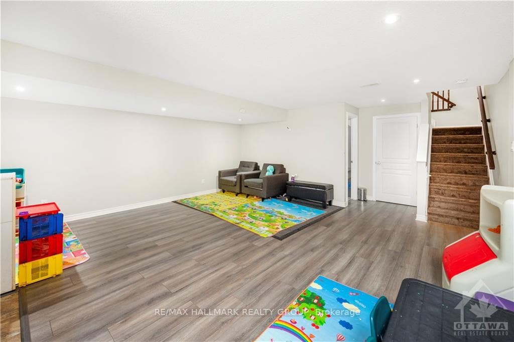 332 TRAILSEDGE Way photo 29