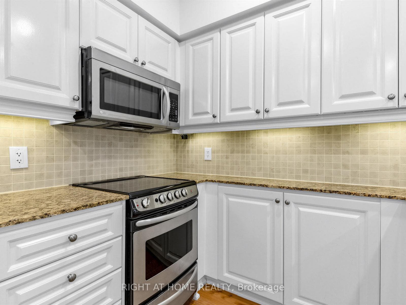 319 Merton Street Unit 304 photo 8
