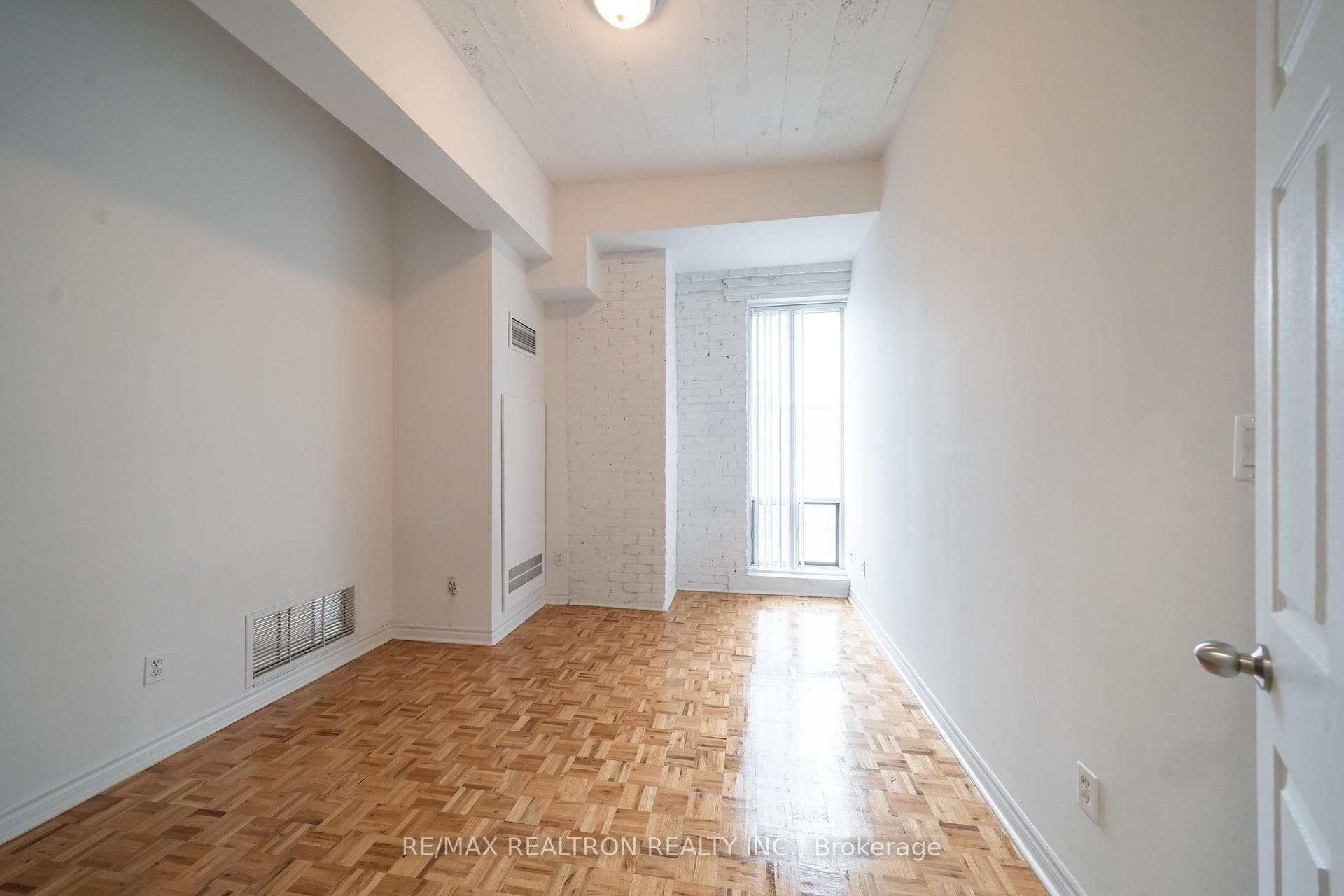 1401 Dupont Street Unit 414 photo 5