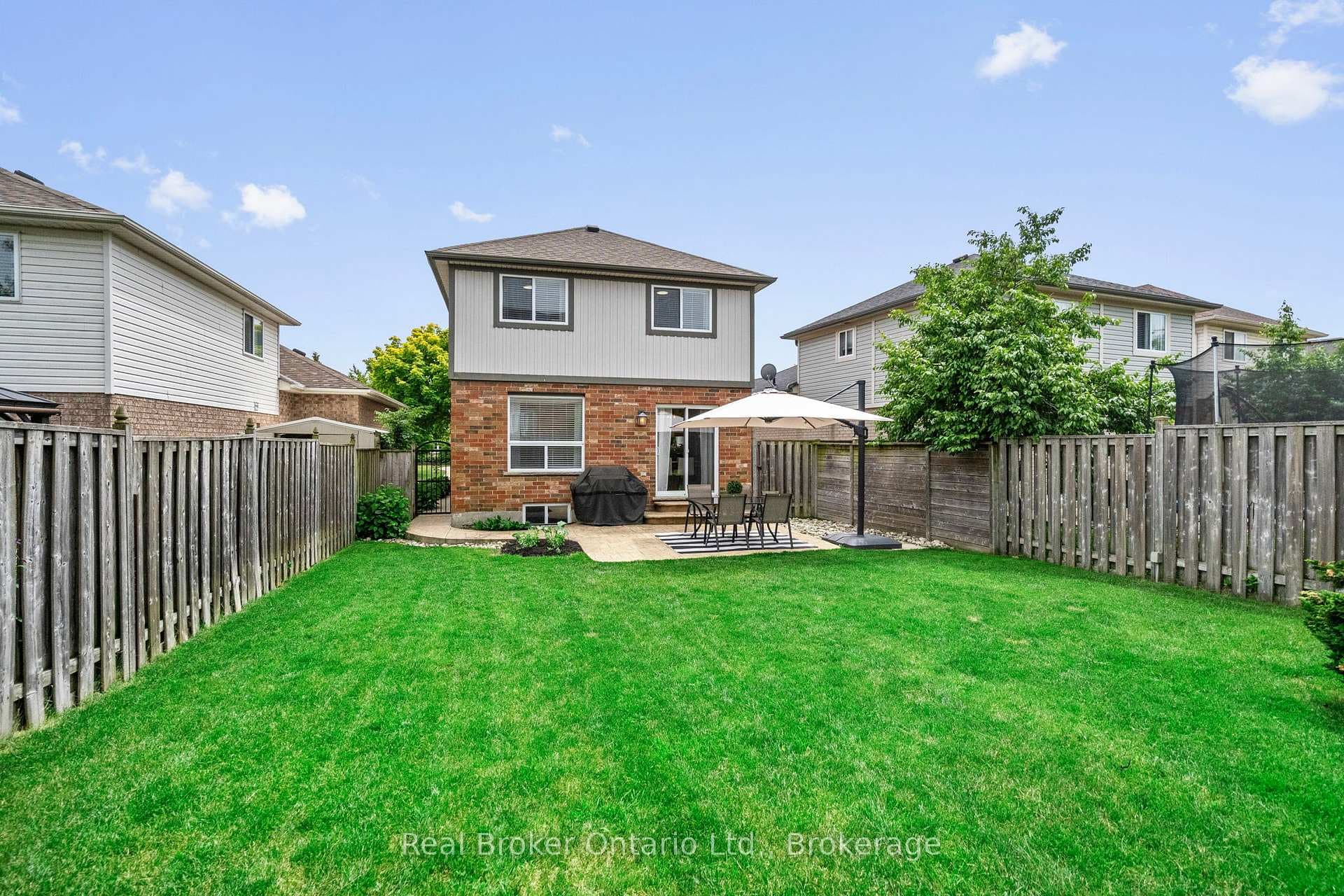 4 Beardmore Crescent photo 35