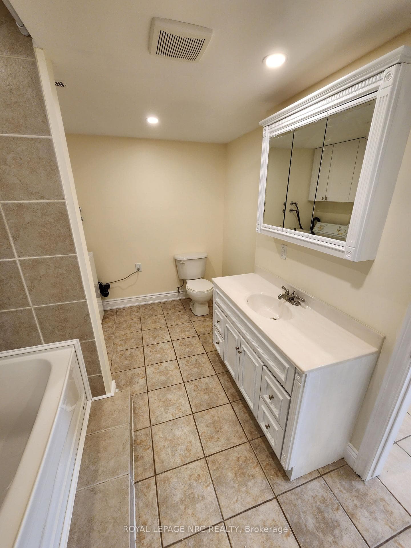 4725 BELFAST Avenue photo 8