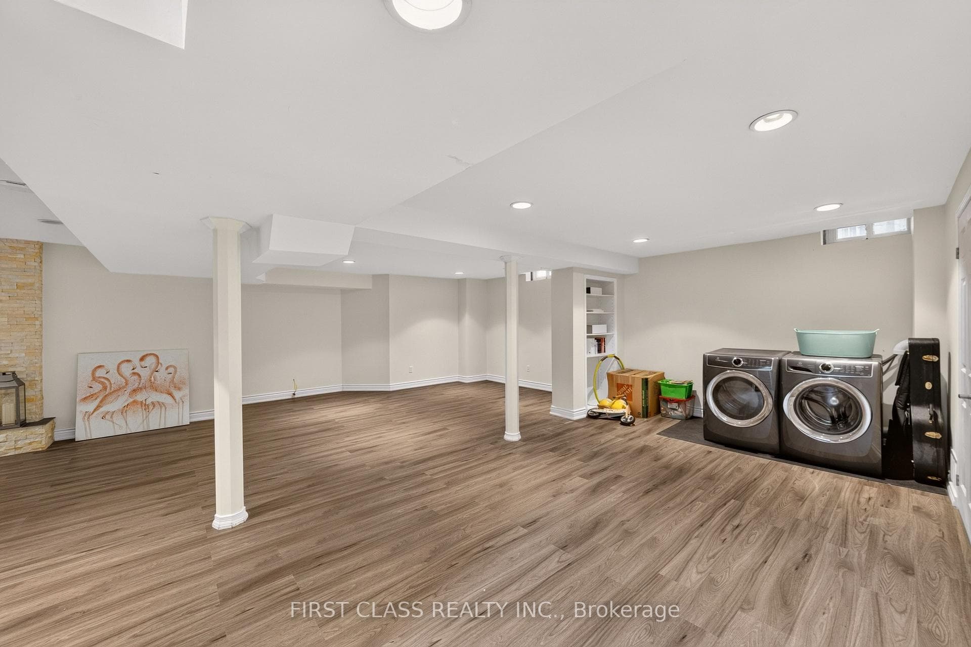 19 Tomlinson Circle photo 33