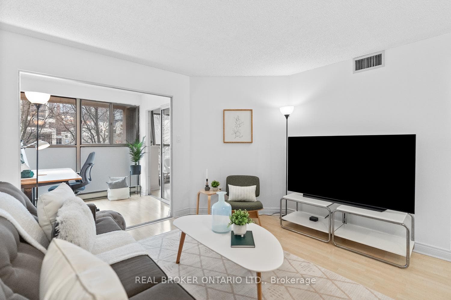 65 Scadding Avenue Unit 223 photo 6