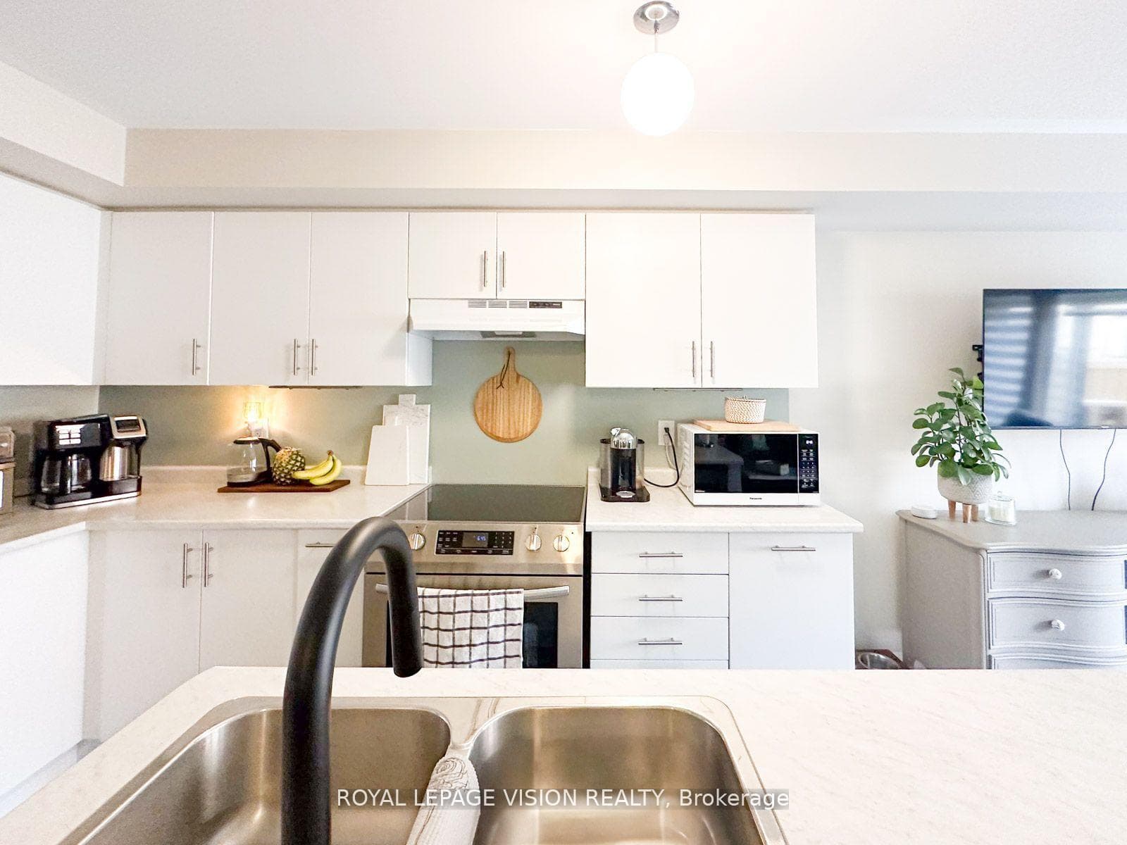 74 Caspian Square photo 5