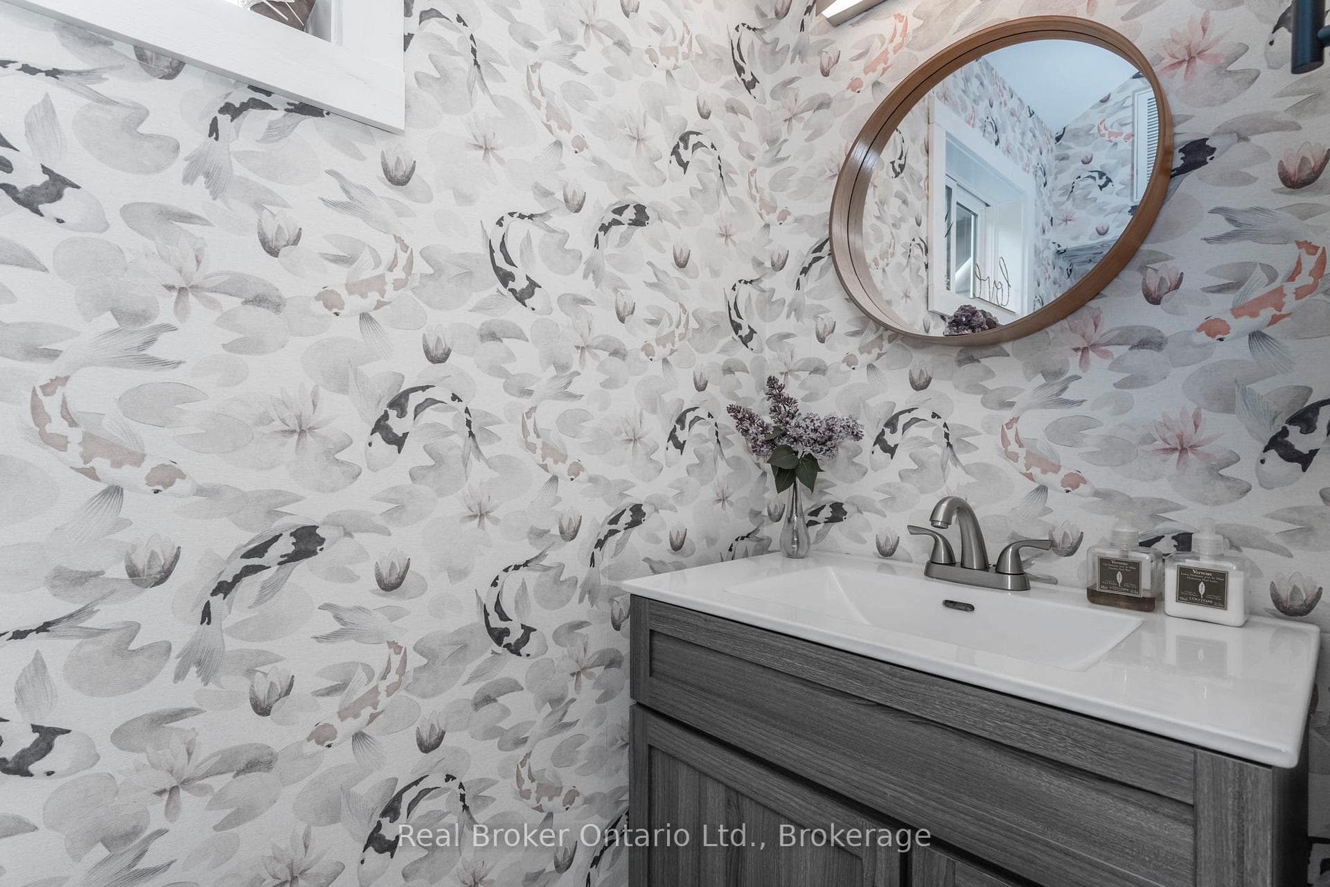 83 King Road photo 14
