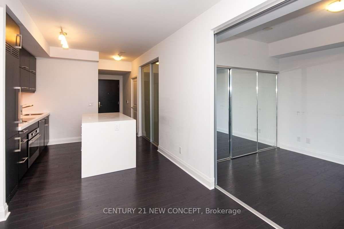 1080 Bay Street Unit 2403 photo 9