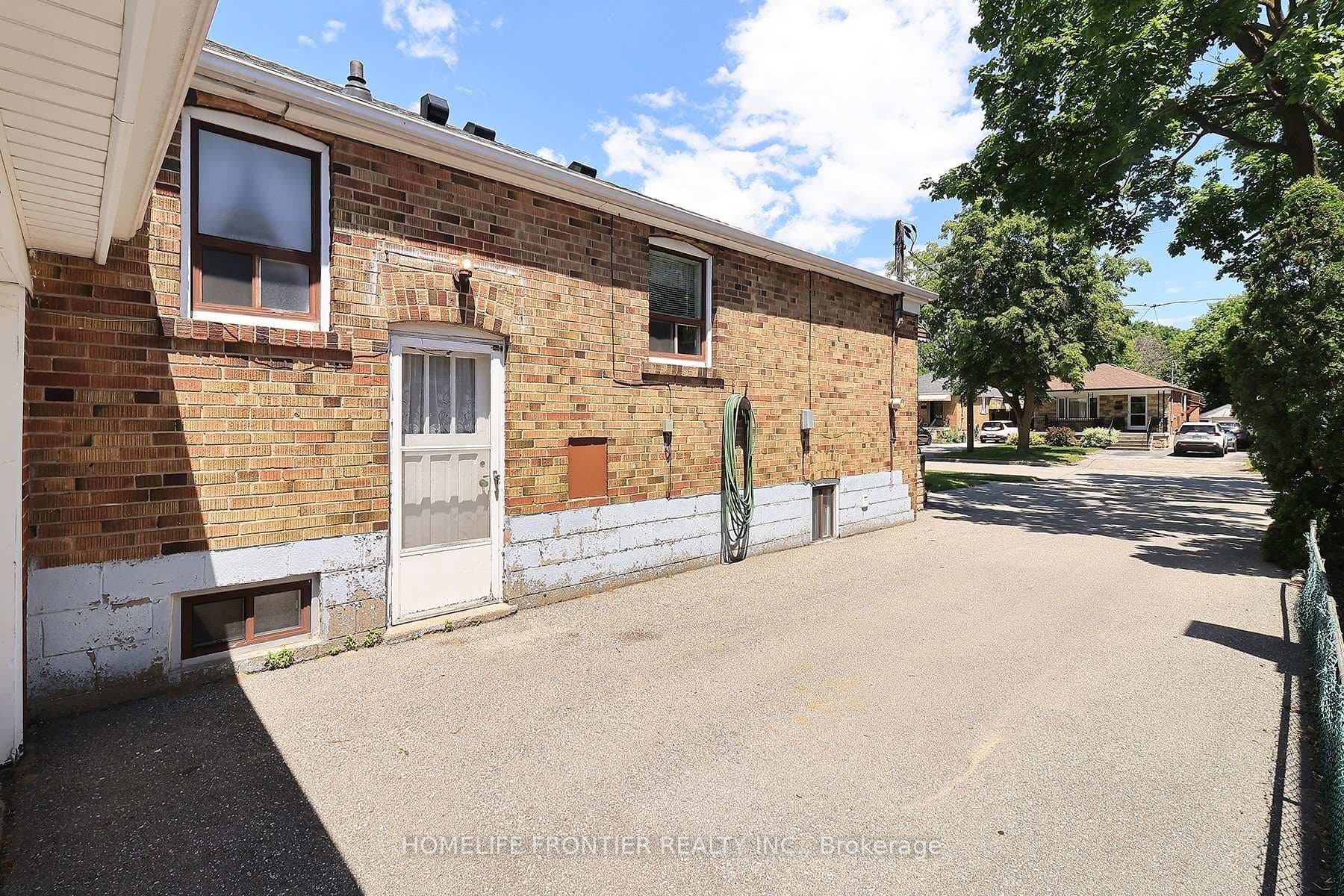 120 North Carson Street photo 3