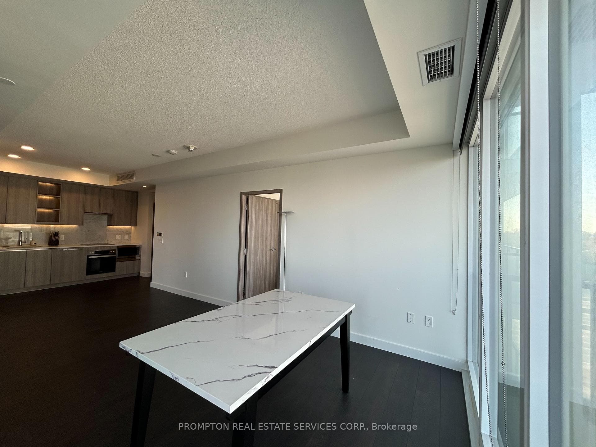 85 McMahon Drive Unit 909 photo 15