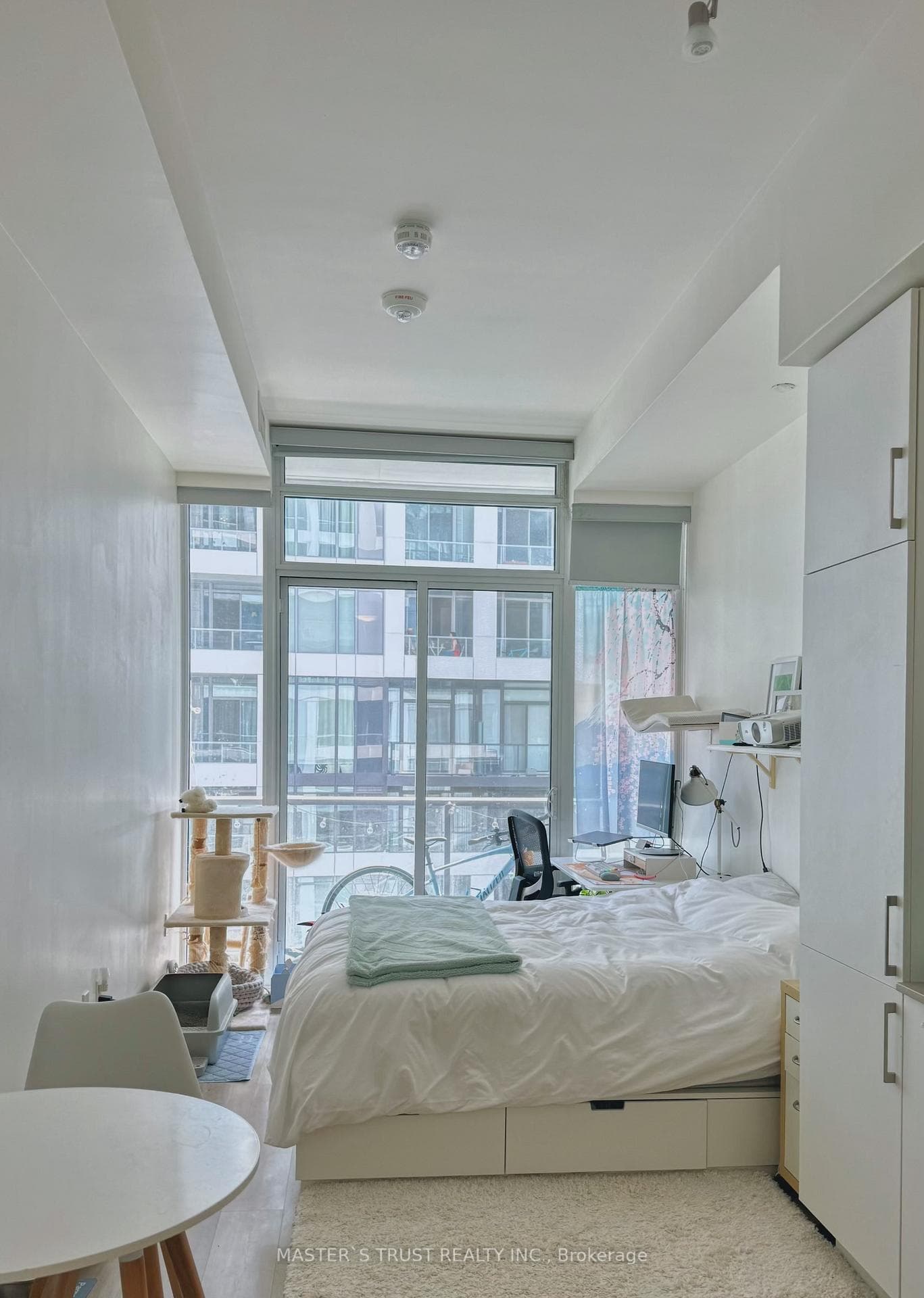 27 Bathurst Street Unit 818W photo 4