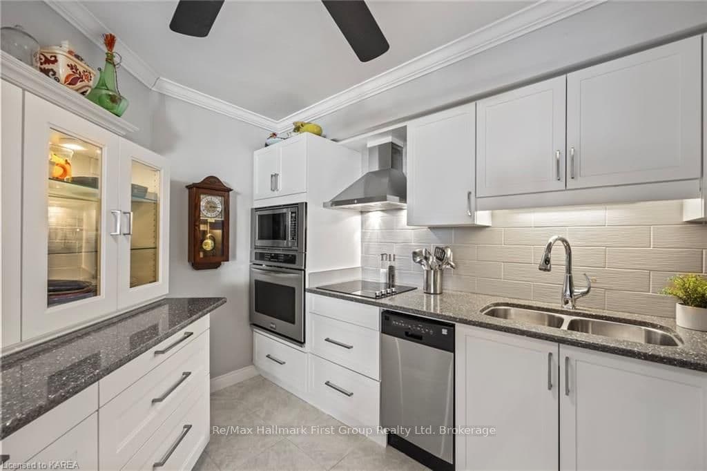 675 DAVIS Drive Unit 710 photo 13