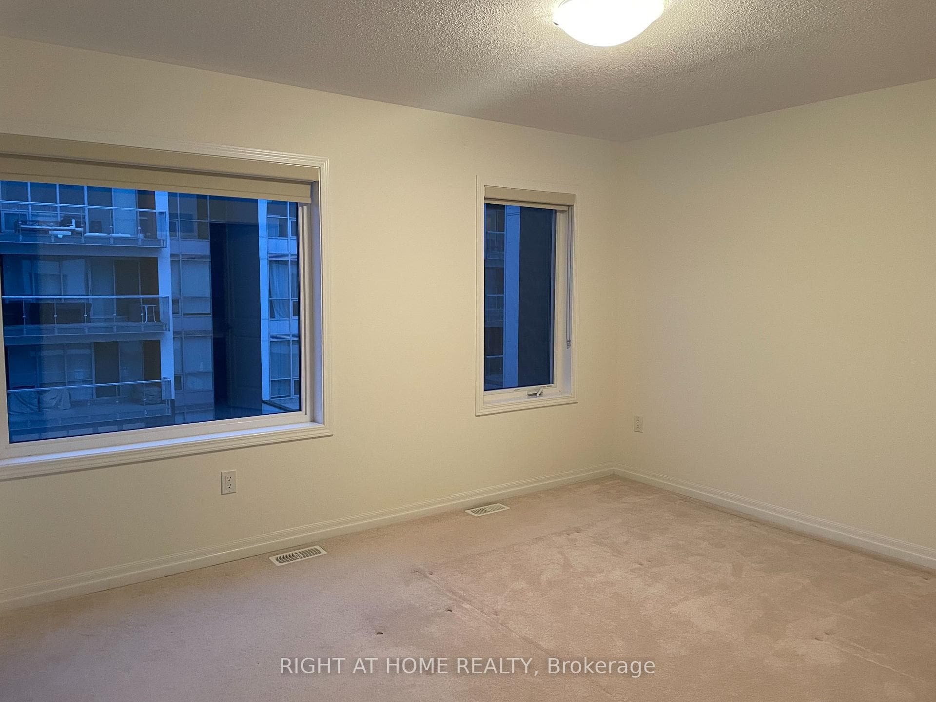 3021 Creekshore Common Avenue photo 12