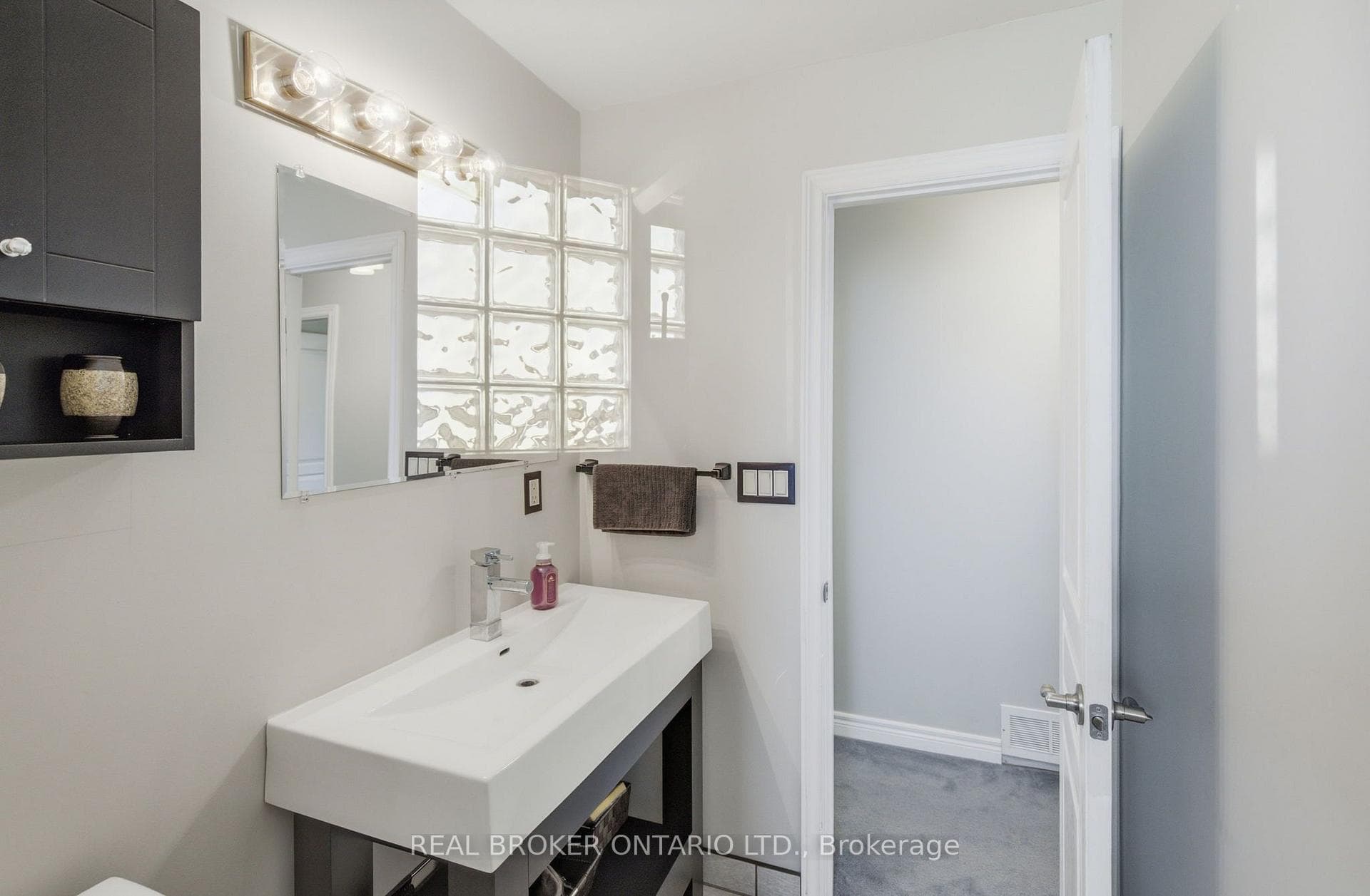 785 Reid Road photo 26