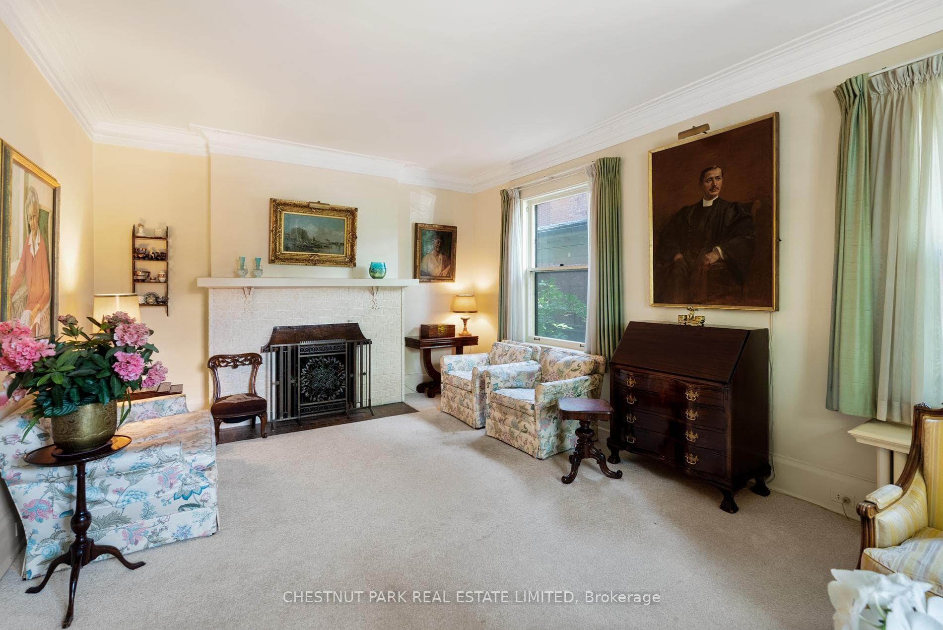 20 Edgar Avenue photo 9