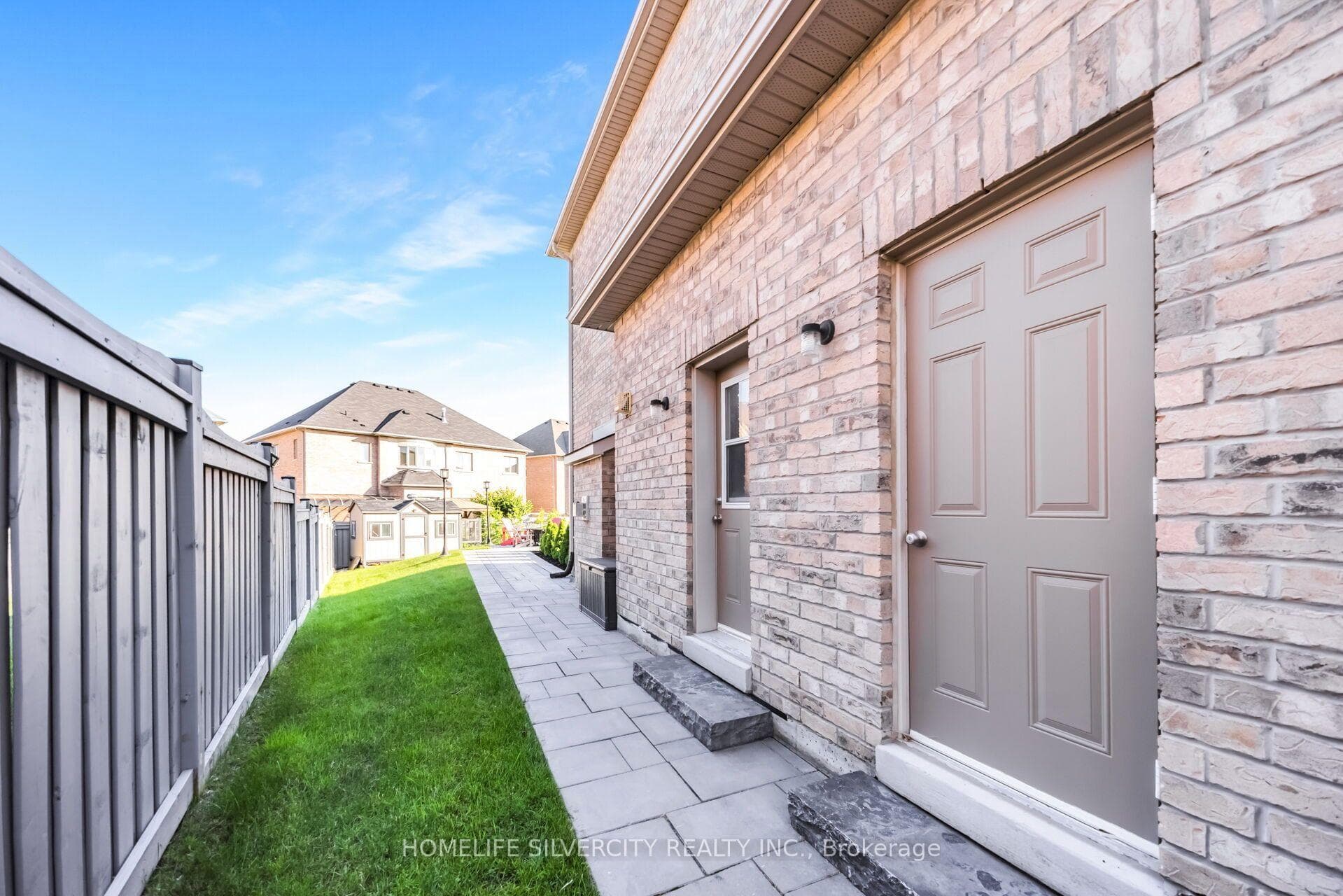 14 Observatory Crescent photo 38
