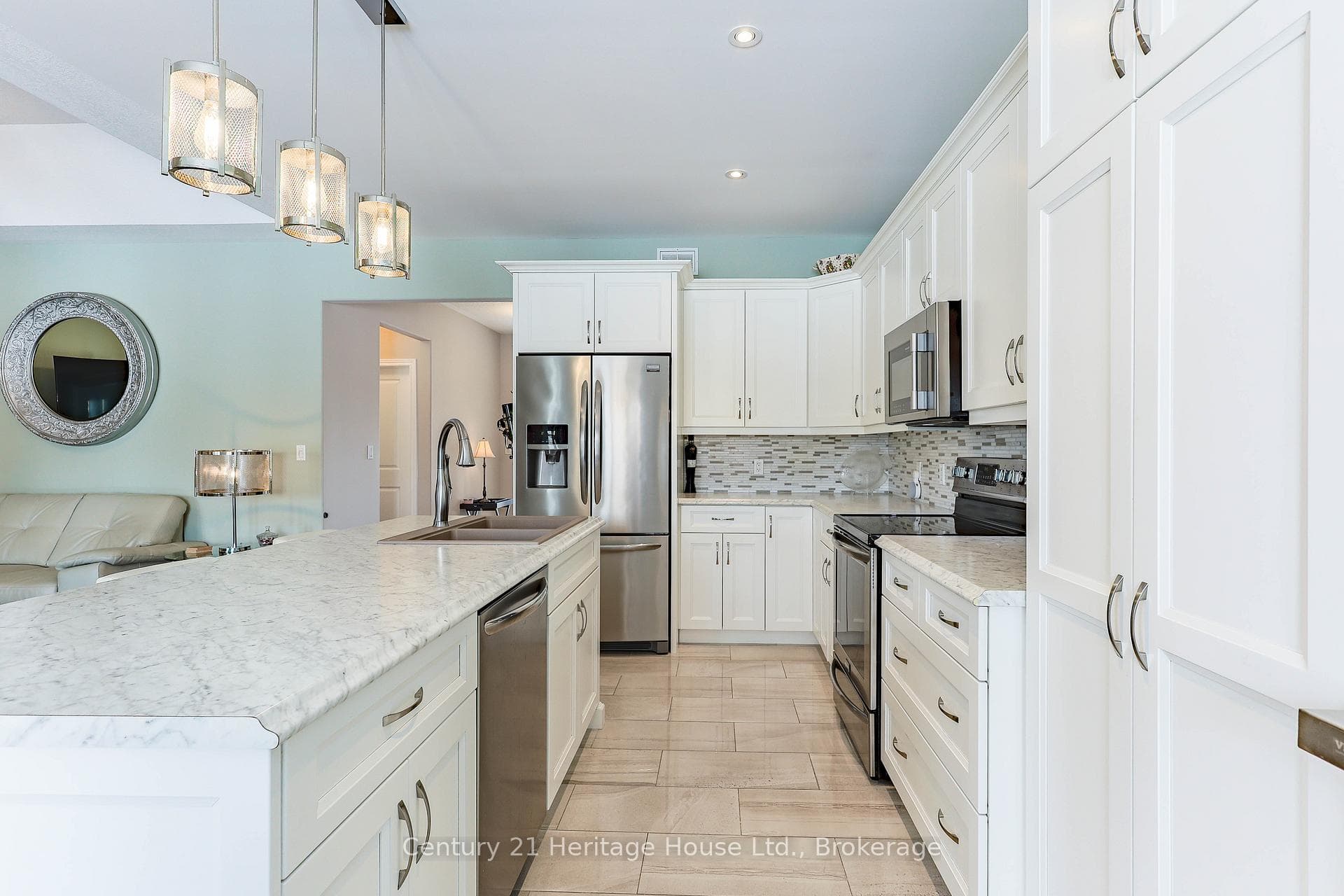 103 Lam Boulevard photo 6