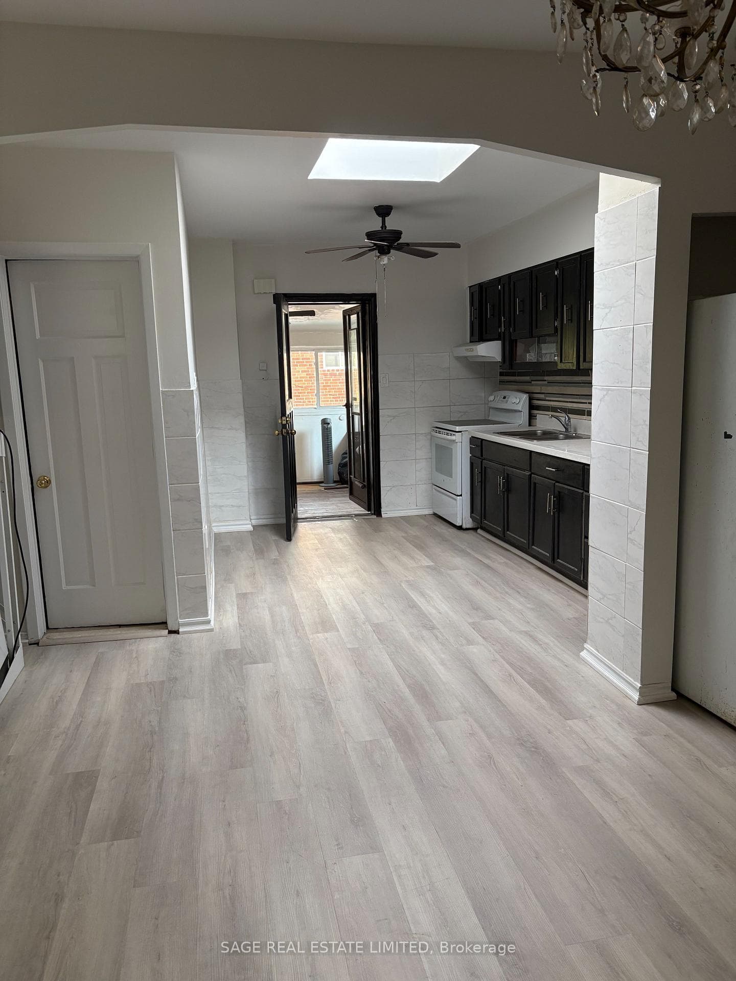 397A Vaughan Road Unit 2nd photo 4