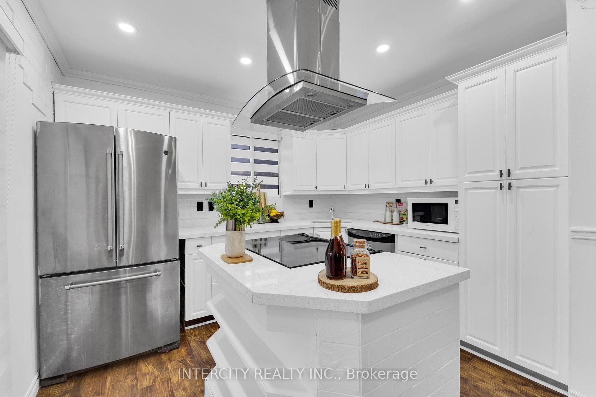 58 Marlis Crescent photo 11