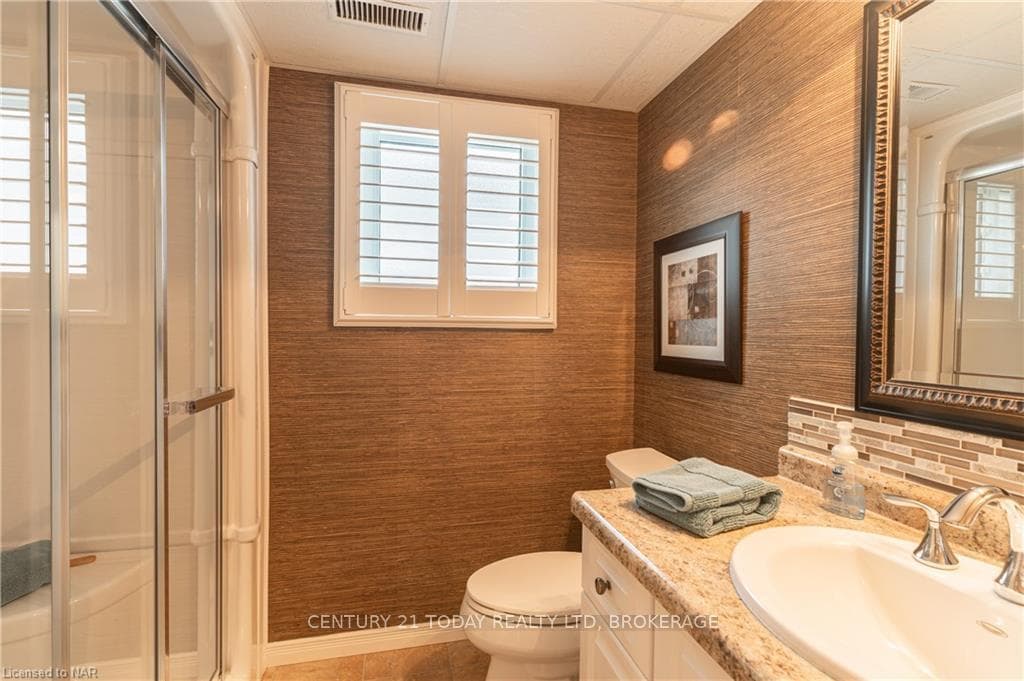 Lower level 3 pc bathroom