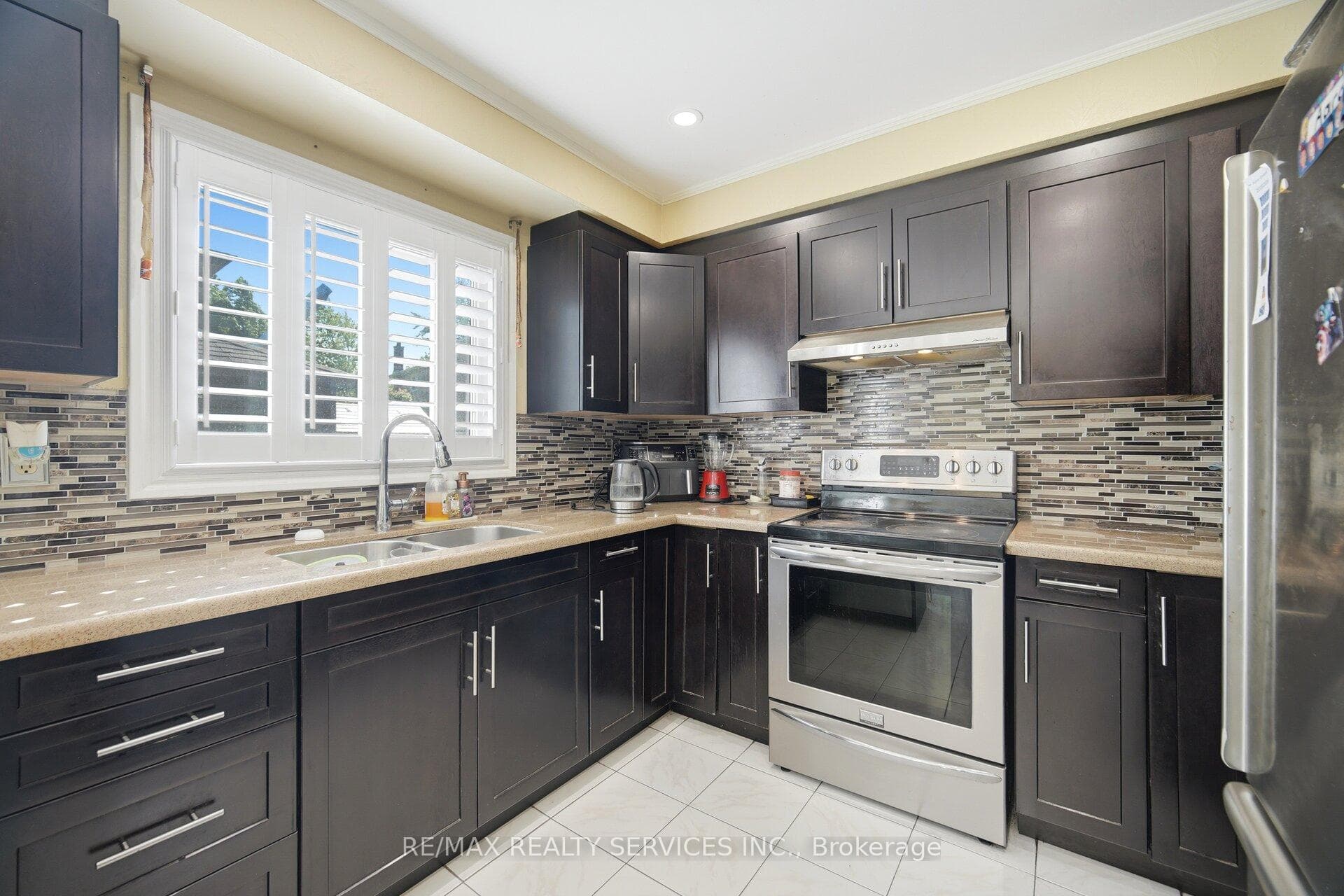 26 Sunforest Drive photo 12