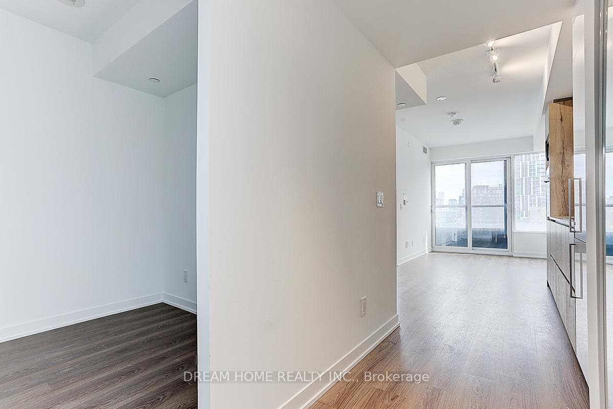 319 jarvis Street Unit 1116 photo 8