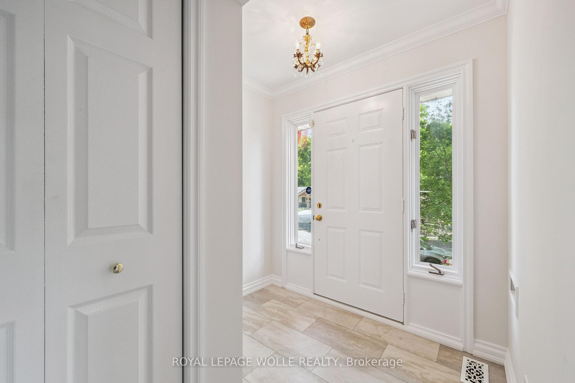 57 Maplewood Place photo 5