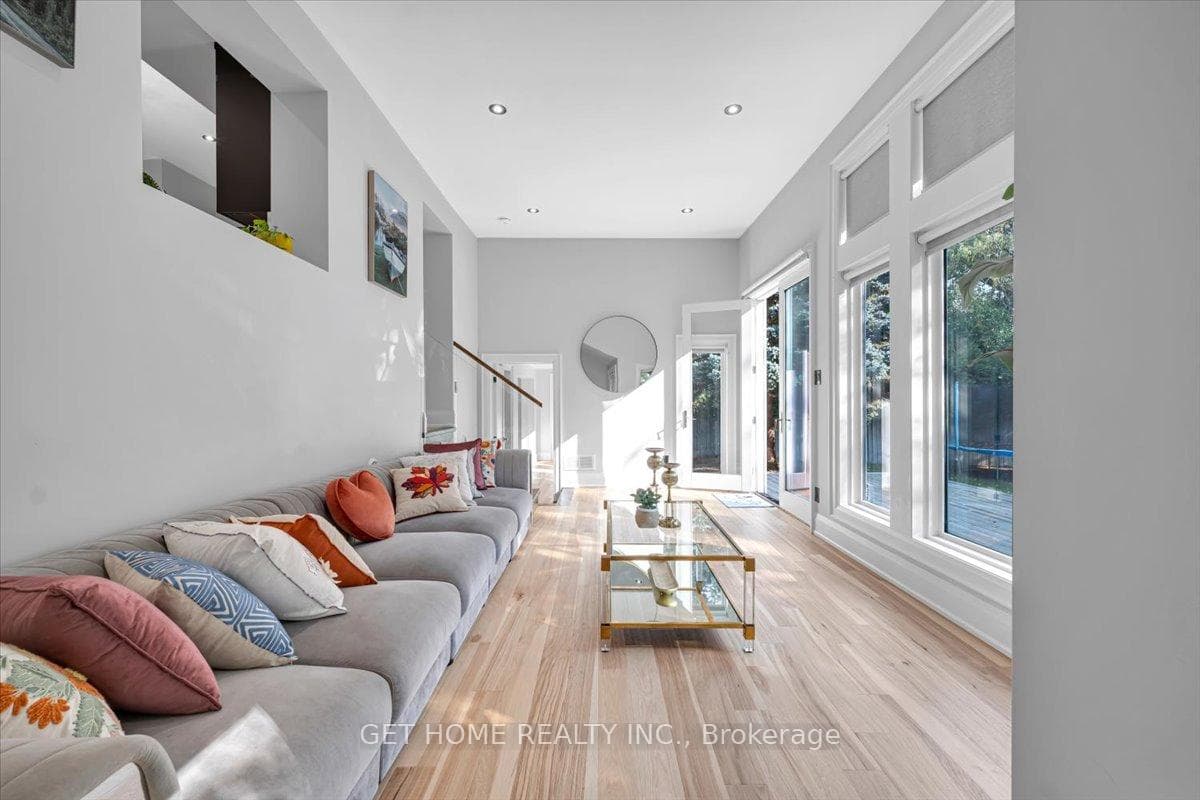 1362 Hixon Street photo 16