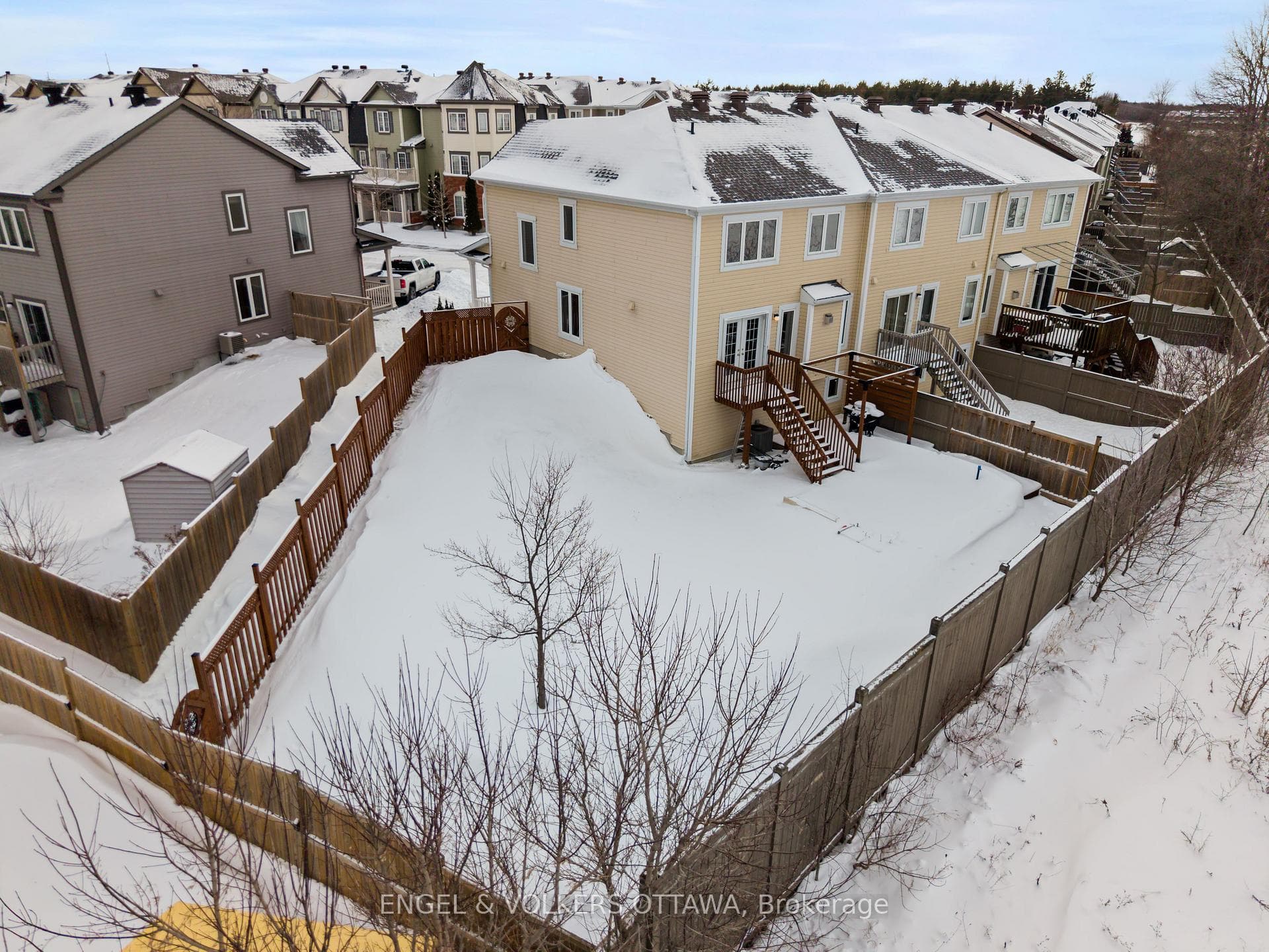 719 Maloja Way photo 2