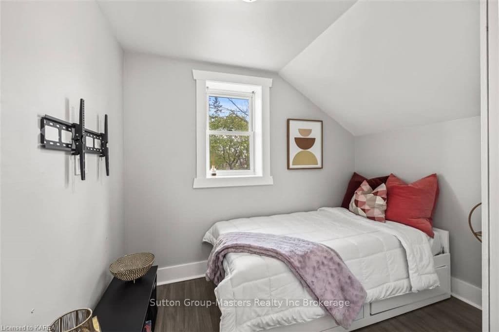 259 CHARLES Street photo 28
