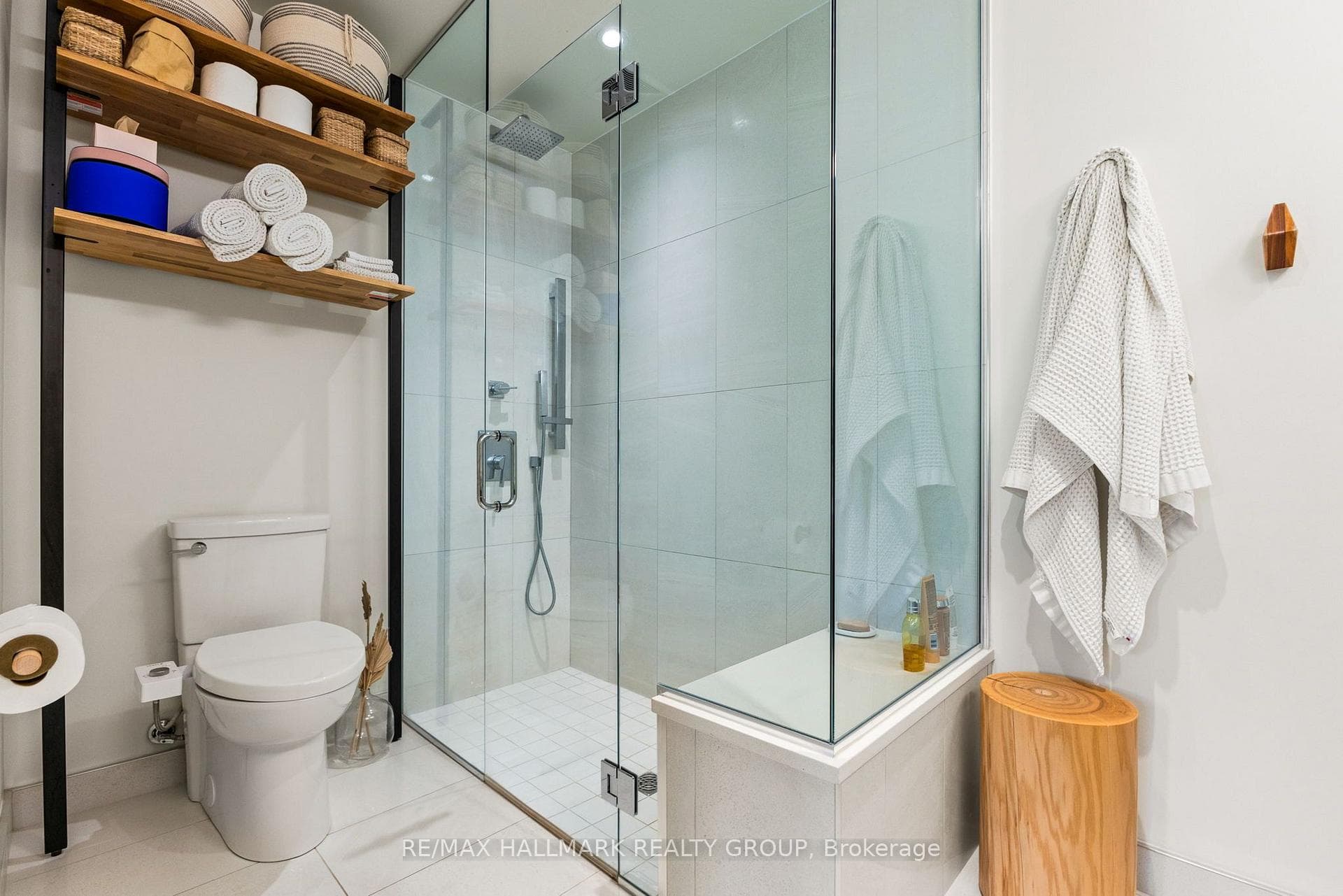 135 Barrette Street Unit 207 photo 27