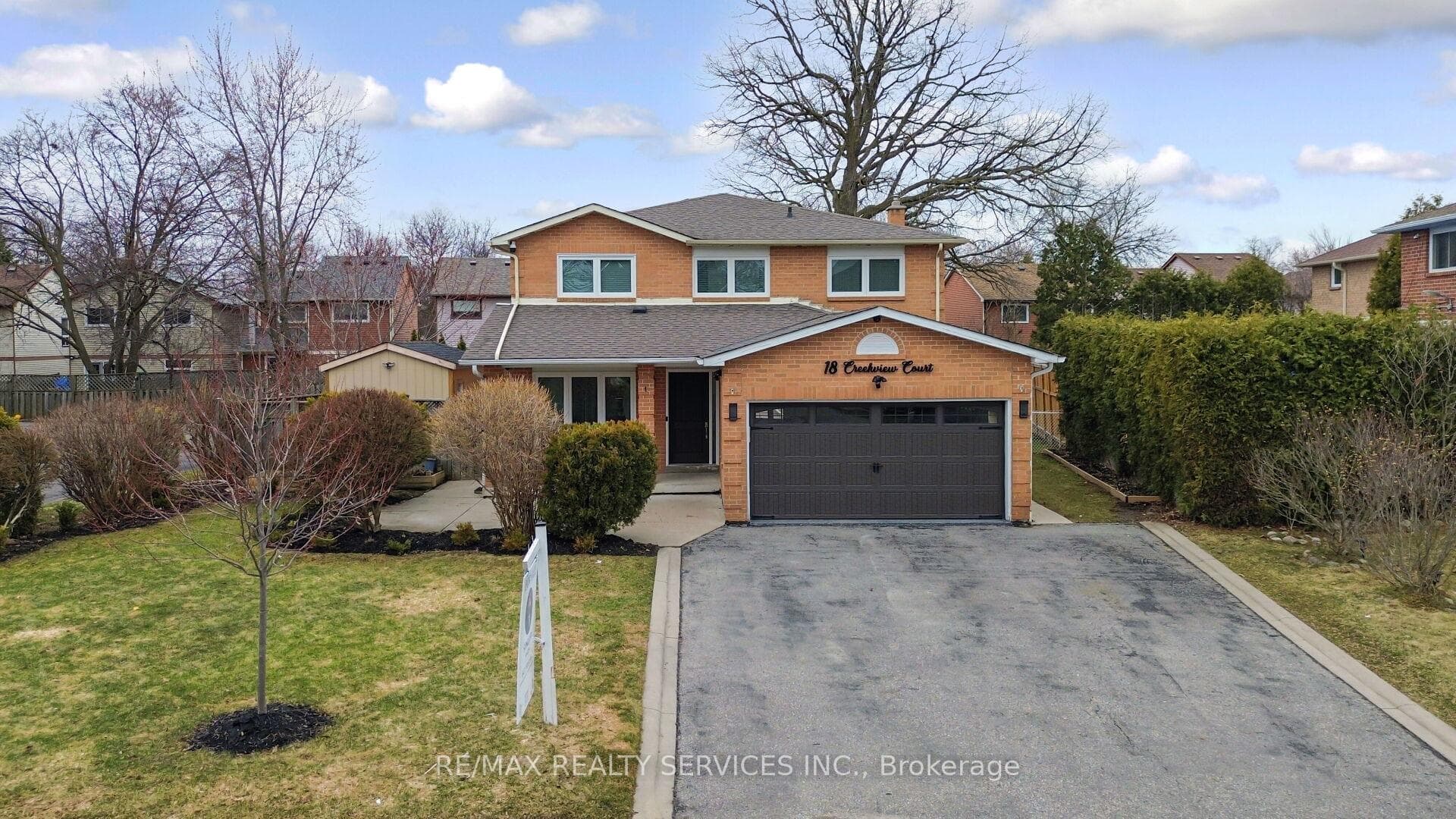 18 Creekview Court photo 1