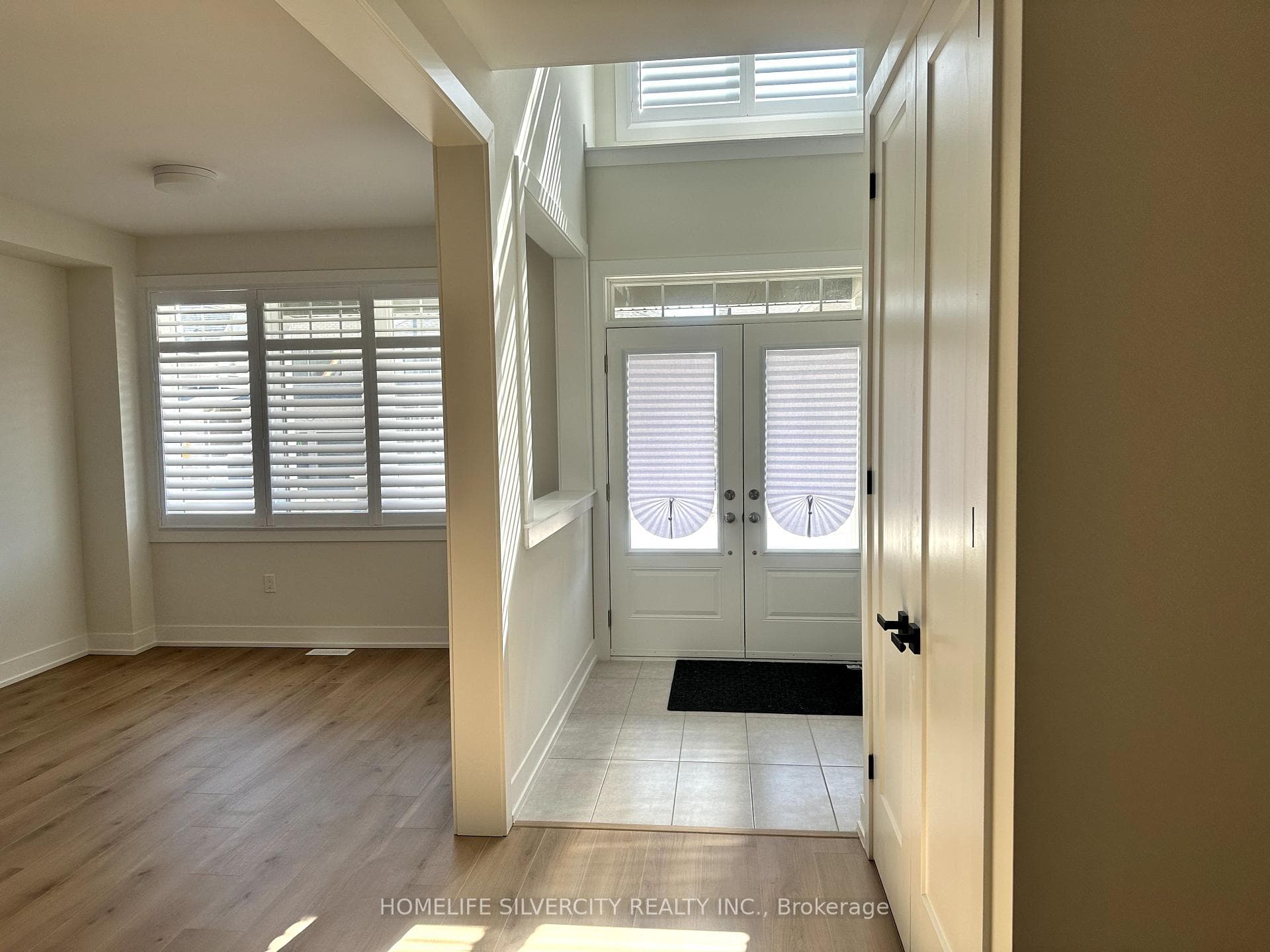 1049 Denton Drive photo 4