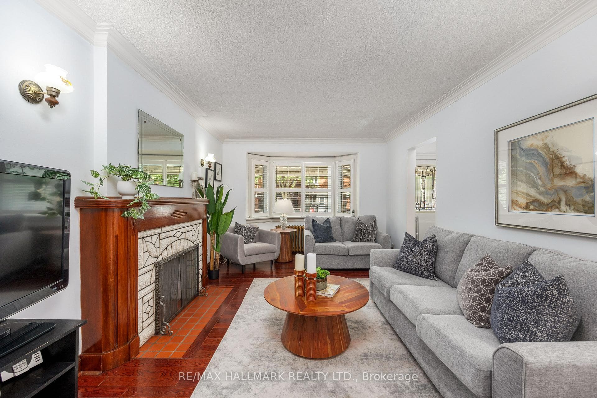 236 Dewhurst Boulevard photo 3