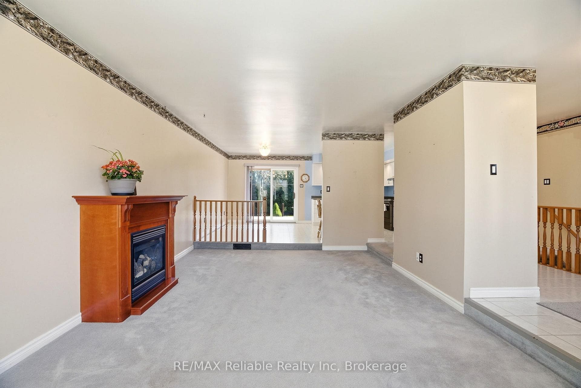 235 Willis Way photo 5