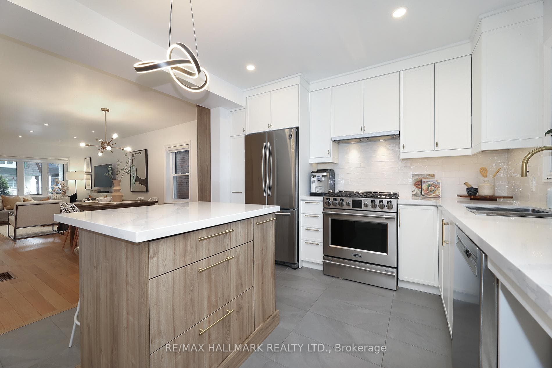 339 Scarborough Road photo 16