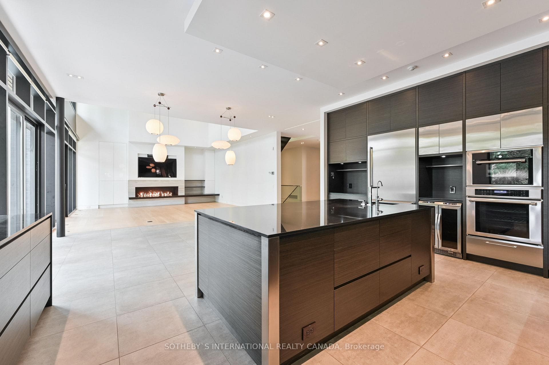 5 Pheasant Lane photo 11