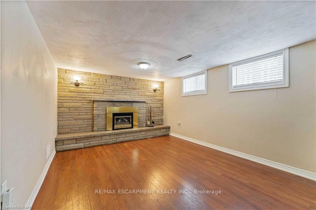 864 Upper Ottawa Street Unit Basement photo 6