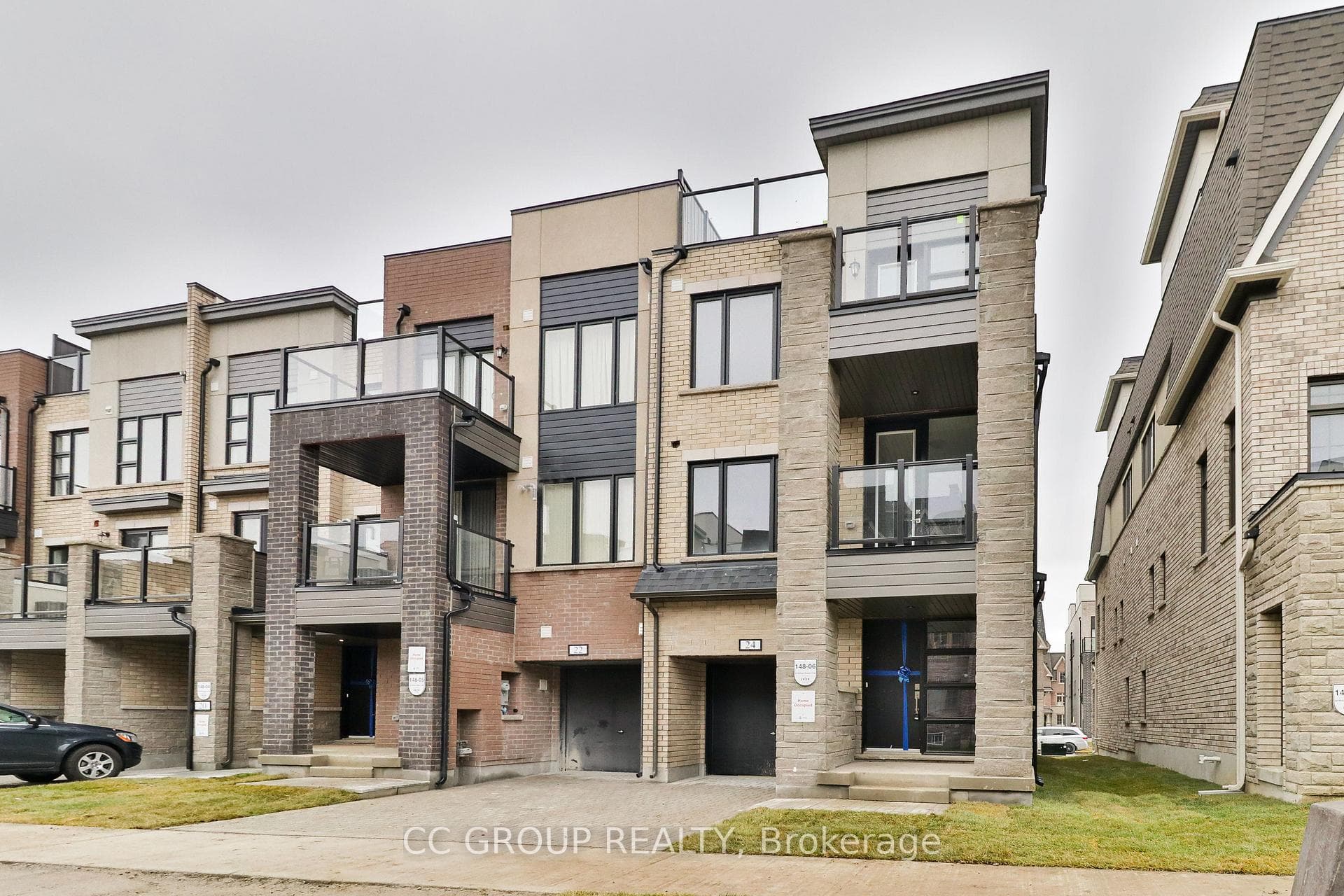 24 William Shearn Crescent photo 1