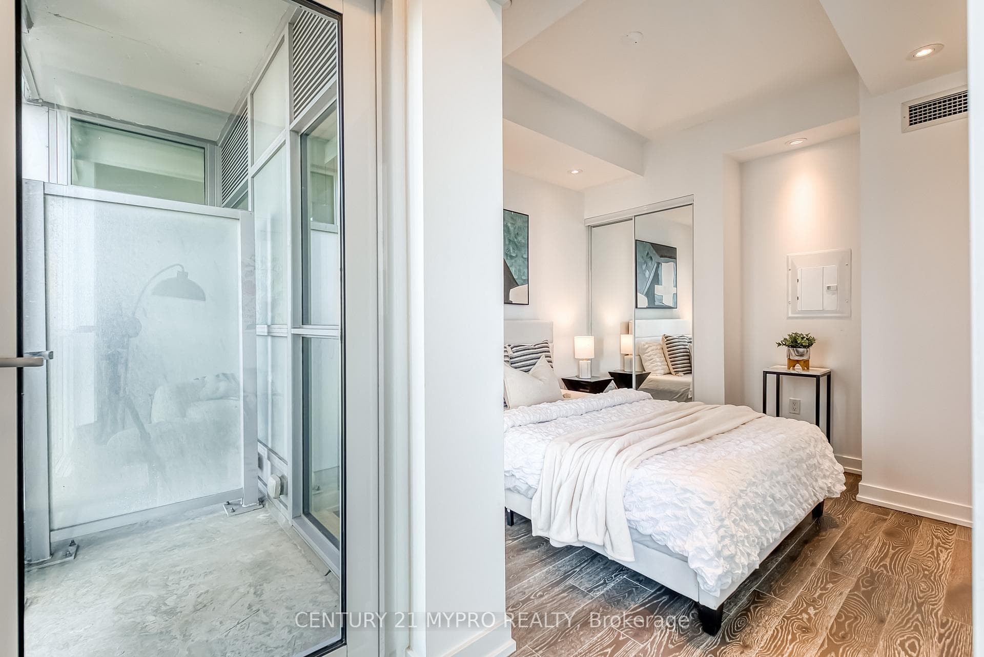 1 Yorkville Avenue Unit 3603 photo 20