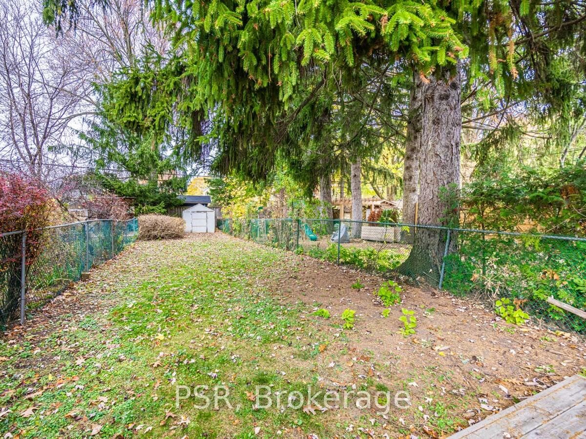 478 Merton Street photo 31