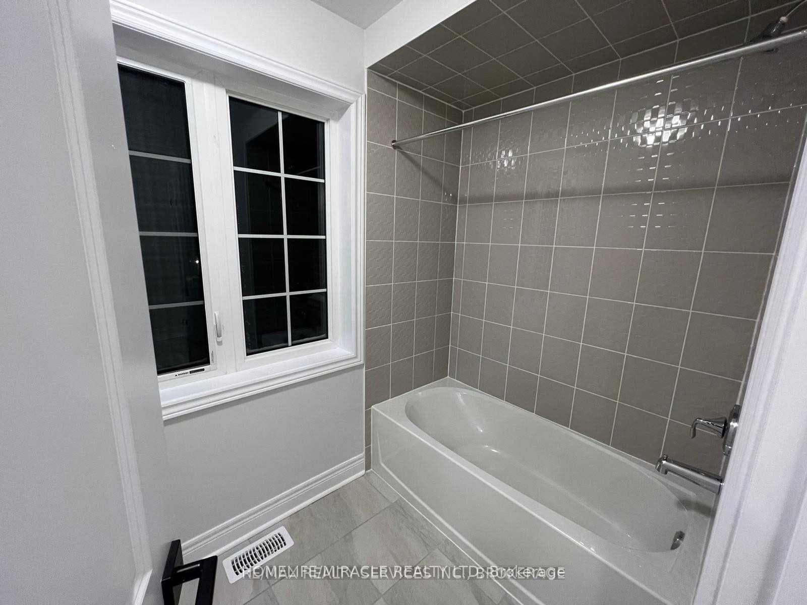 31 OVERSTONE Road photo 11