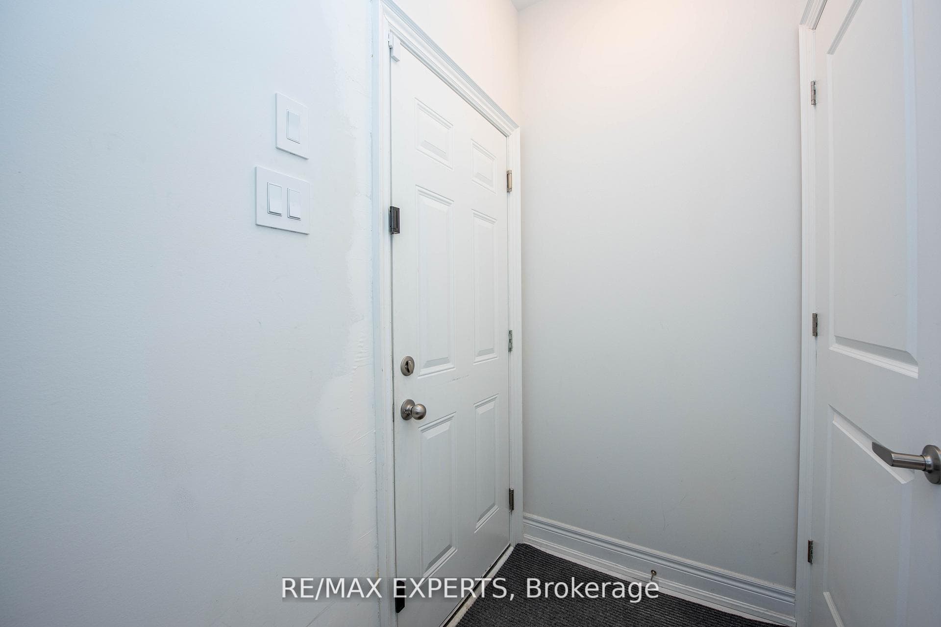 381 Inspire Boulevard photo 18