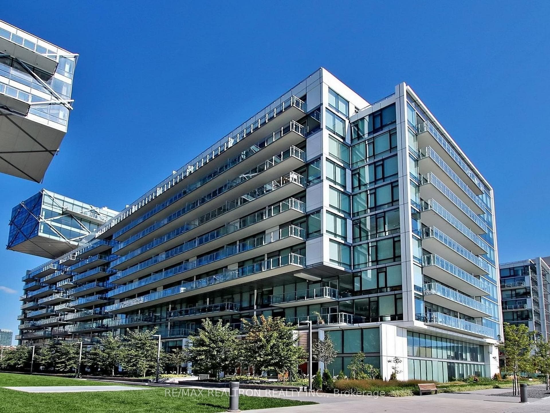 39 Queens Quay Unit 504 photo 1