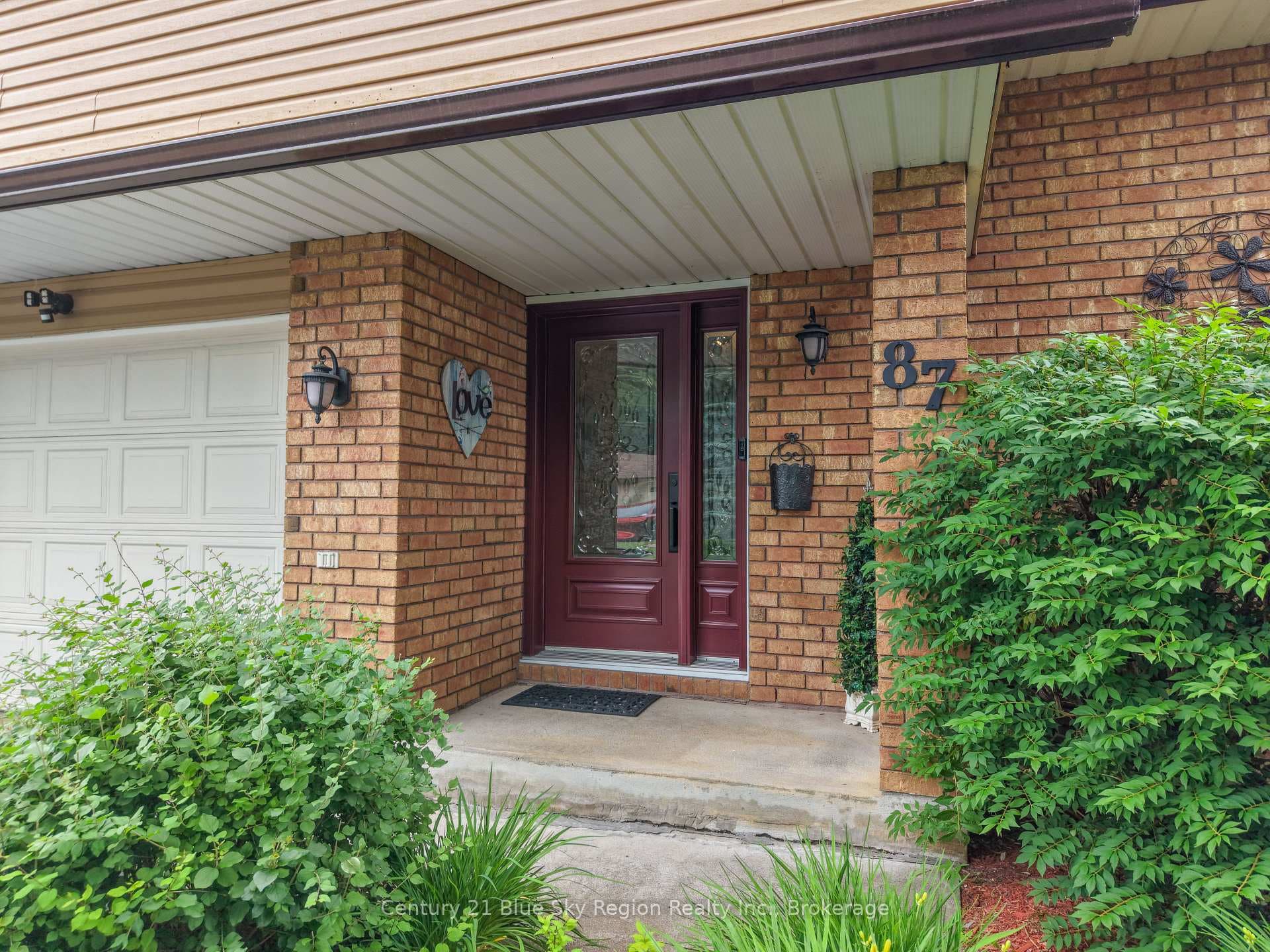 87 Labreche Drive photo 3
