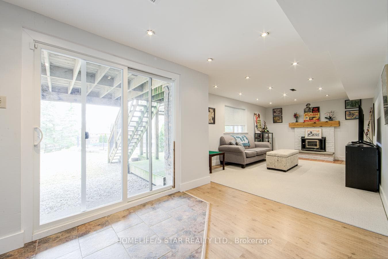 114 MOORE PARK Drive photo 41