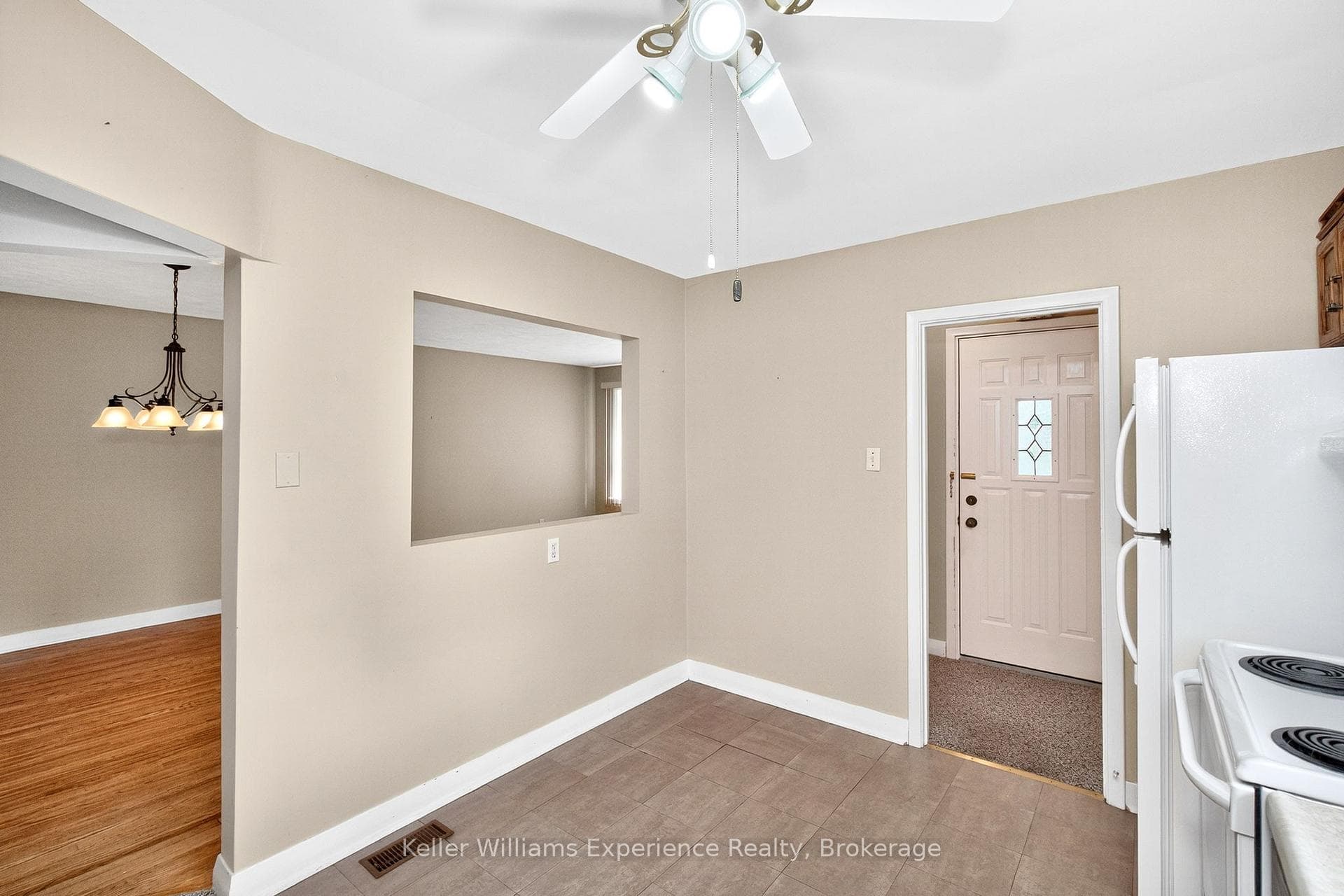 262 Ruby Street photo 9