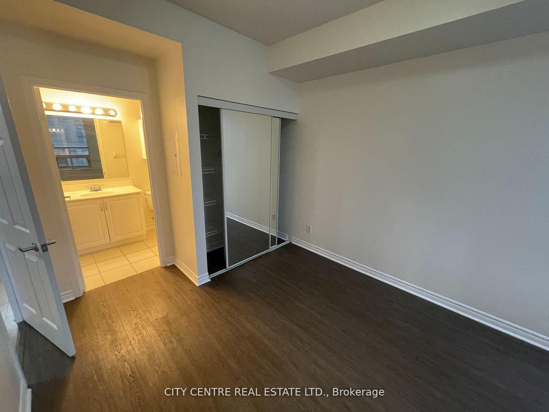 388 Prince Of Wales Drive Unit 307 photo 17