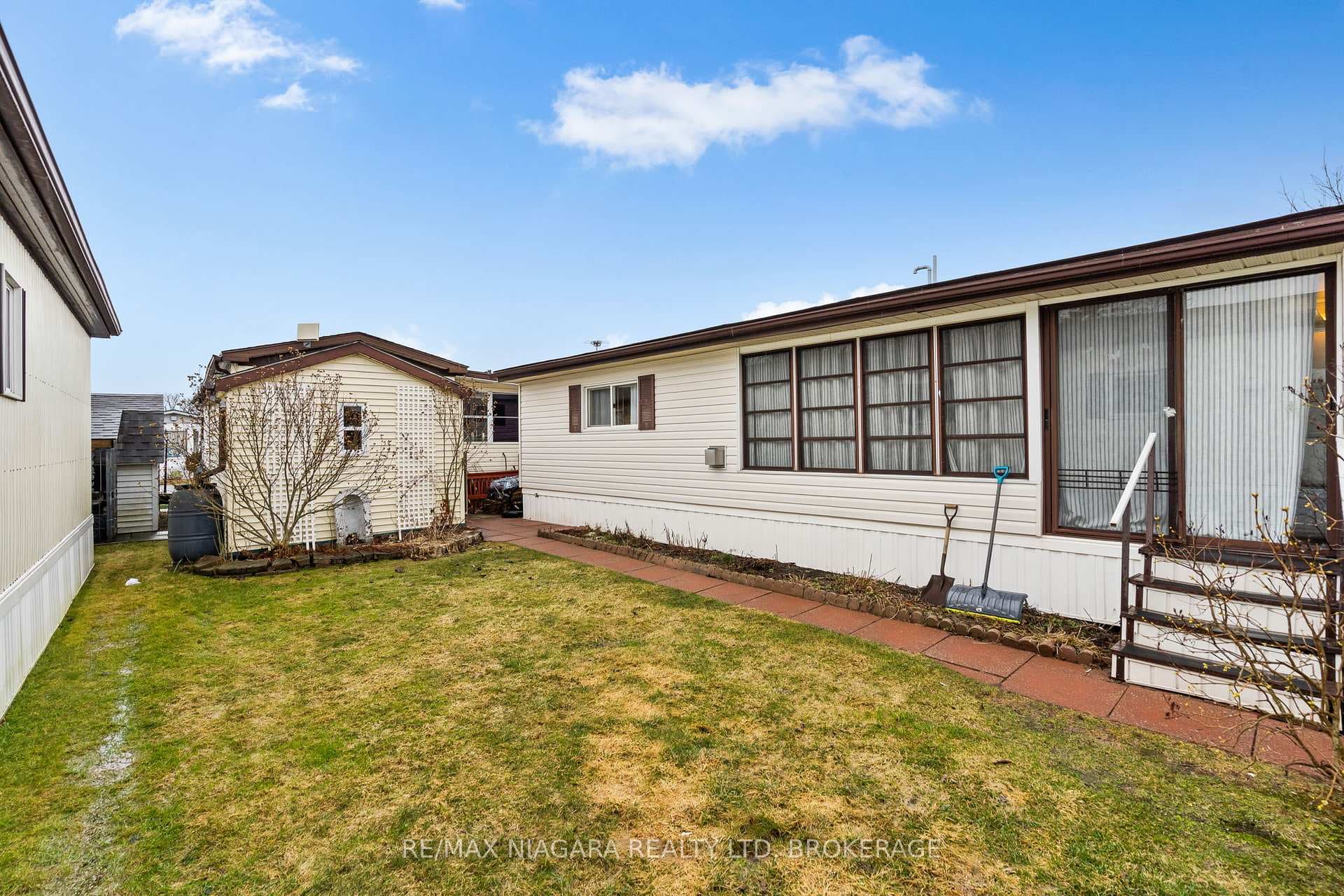 3033 Townline Road Unit 2 photo 18